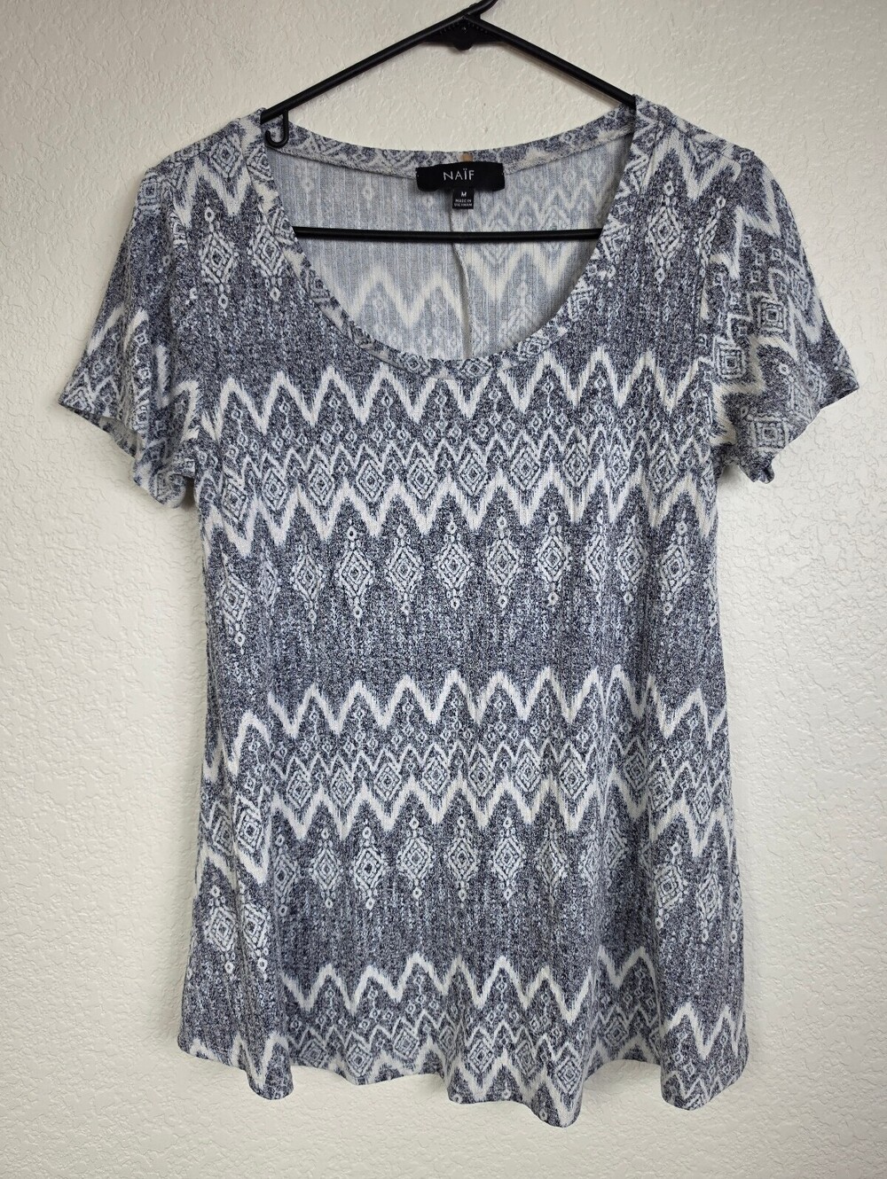 NAIF Medium Patterned Short Sleeve Top